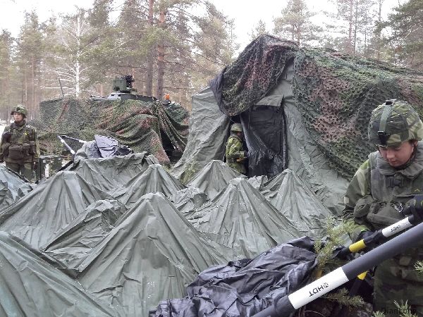 03.架设指挥部的瑞典陆军炮兵。