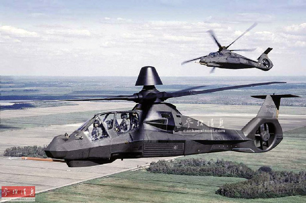 09.图为现实中的2架预生产型“科曼奇”直升机编队试飞资料图，可见均加装了桅顶毫米波雷达。