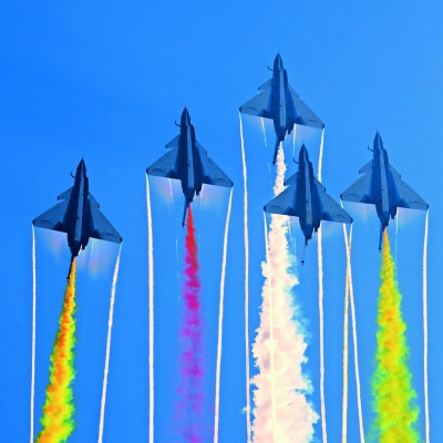 11月1日，八一飞行表演队在珠海航展进行表演