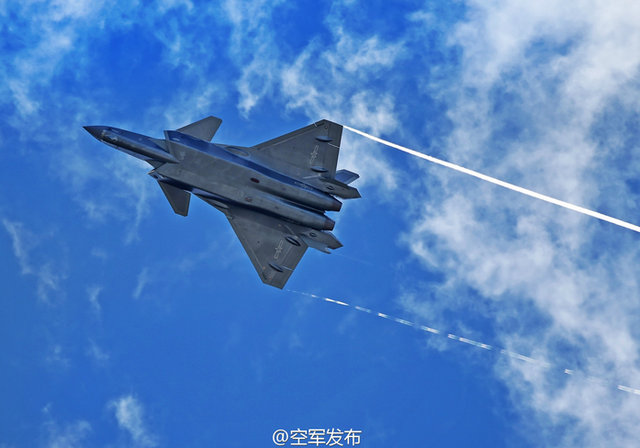 空军发言人：空军试飞员将驾歼20首次亮相中国航展