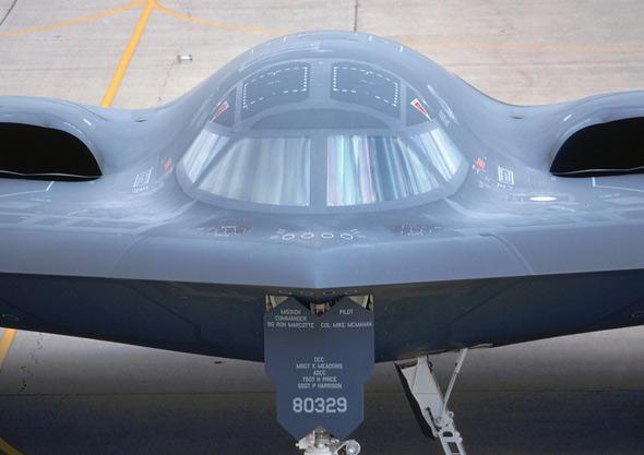 B-2隐身轰炸机代表了未来轰炸机的发展方向，可见平滑的机身与独特的设计