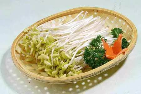 春吃芽，夏吃瓜，秋吃果，冬吃根
