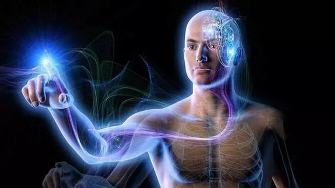 未来十年将出现人类意识控制的计算机？