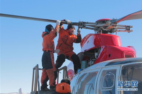 （图文互动）（3）特写：在南极，让抵达更快更准——记南极科考直升机机组