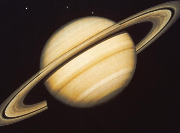 因为像恒星一样,木星富含氢气和氦气,但质量不足以在其内部触发核聚变