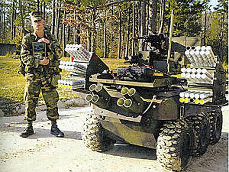 美海军陆战队研制的“角斗士”无人战车，装有M-240机枪
